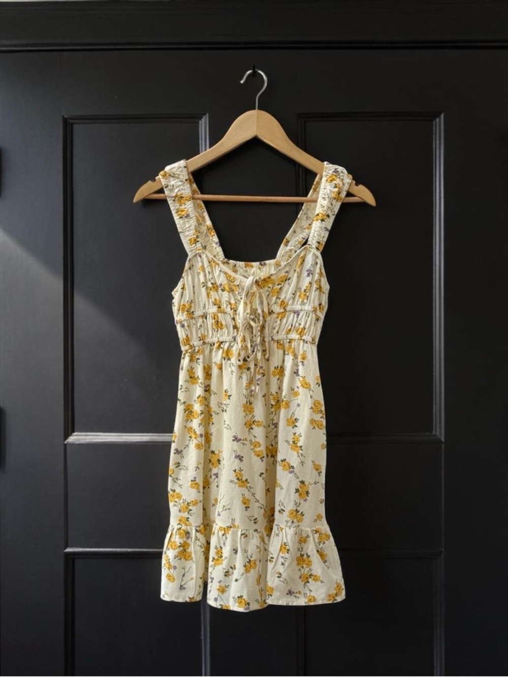 NWT Yellow Floral Sundress with Ruffle Hem by Sim & Sam! XS! NEW! - Picture 2 of 10